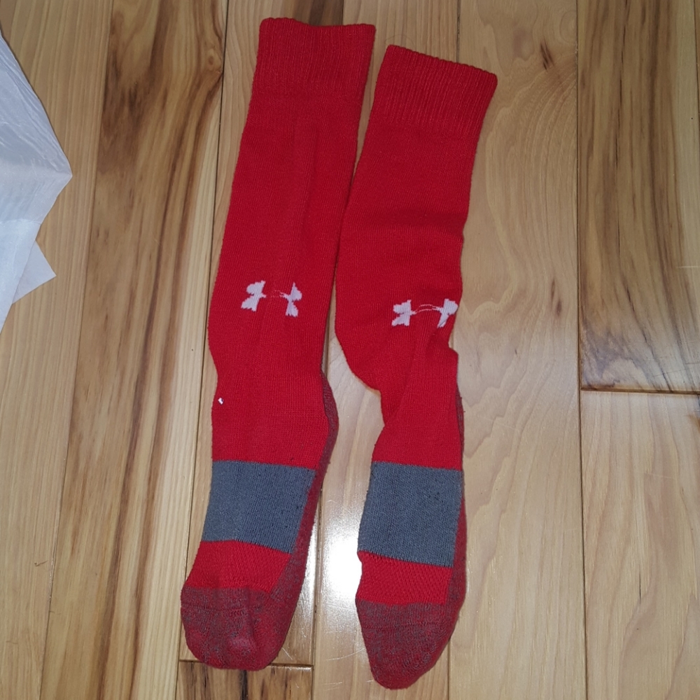 Under armour Girls softball socks (red)